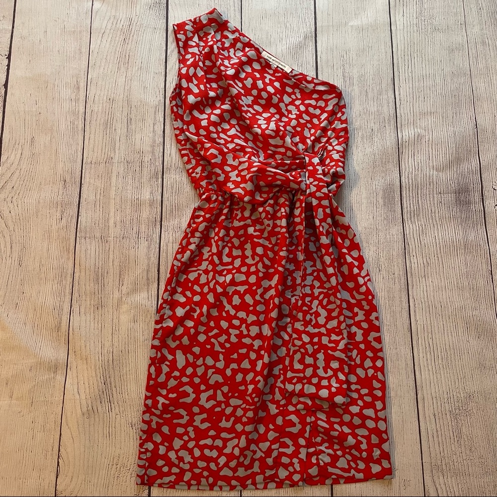 Diane Von Furstenburg DVF Red One Shouldered Dress Size 2